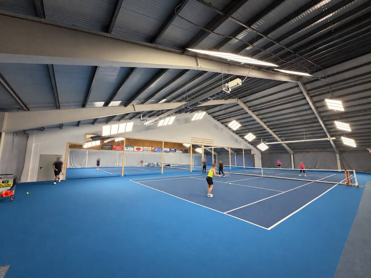 Die Tennishalle Weiherwiesen ist fertig – Spielbetrieb läuft wieder uneingeschränkt